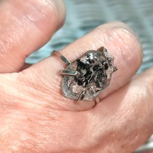 Large Salt & Pepper Herkimer diamond 💍